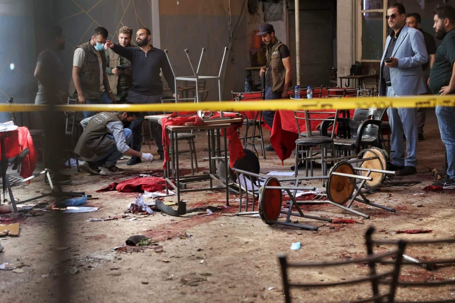 التحقيق مستمر في تفجير مقهى بدمشق الذي أسفر عن مقتل عشرة أشخاص وإصابة العشرات