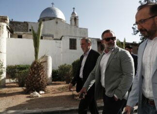 Syria Signals Willingness to Meet US Demands Yet Not at Its Expense Accompanied by unidentified members of the delegation, U.S. congressman Cory Mills (R-FL), second from right, walks in the Old City of Damascus Friday, April 18, 2025. Mills is in Damascus in an unofficial visit organized by a Syrian-American nonprofit, the first visit by U.S. legislators since the fall of former Syrian President Bashar Assad in December.(AP Photo/Omar Sanadiki)