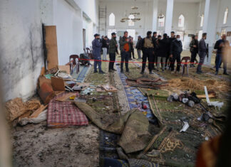 Mosque Bombing Kills Eight in Homs as ISIS Pressure Mounts