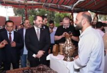 Damascus Exhibition Celebrates Craft and Rose Traditions