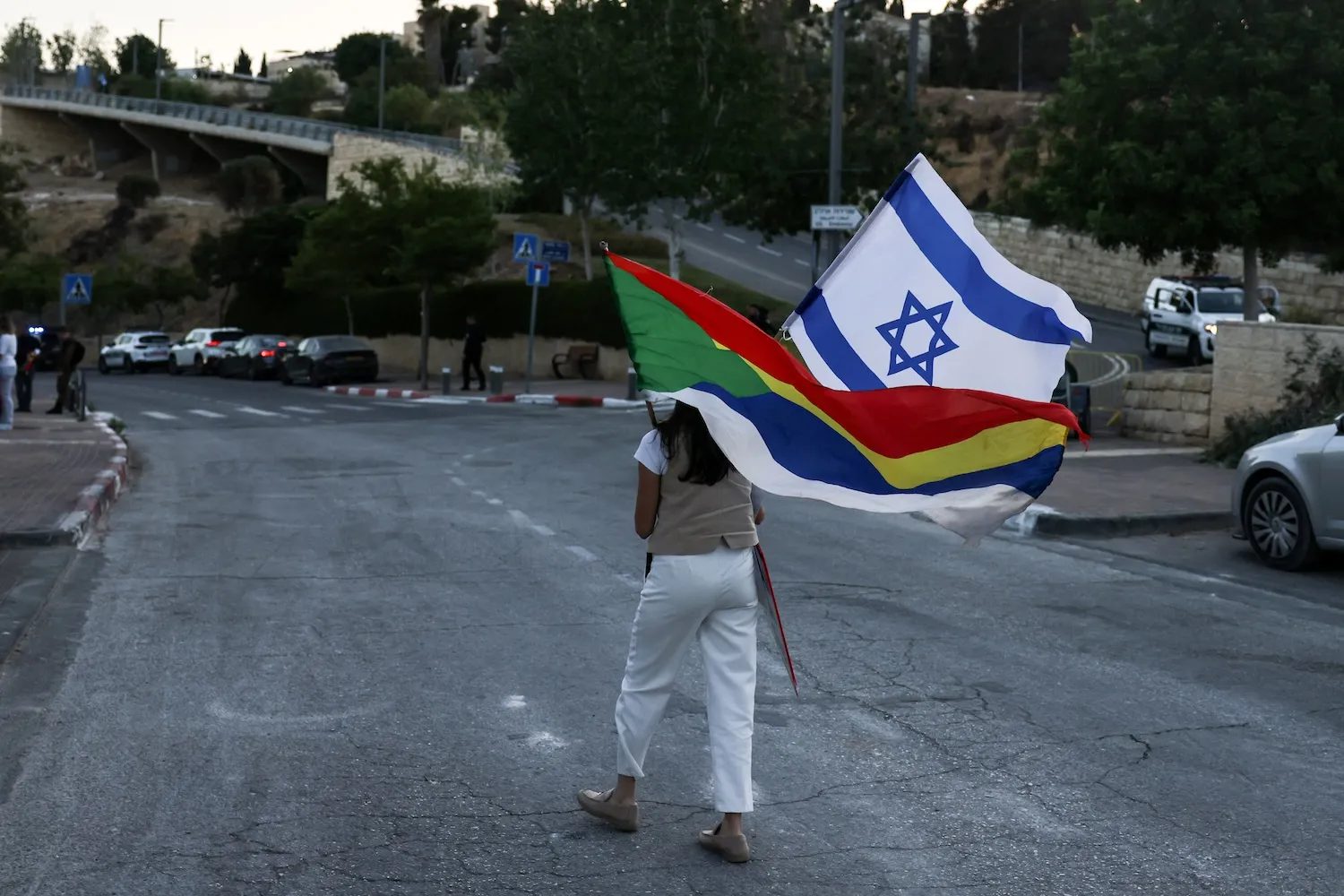 Le Monde: Israeli Intervention Destabilizing South